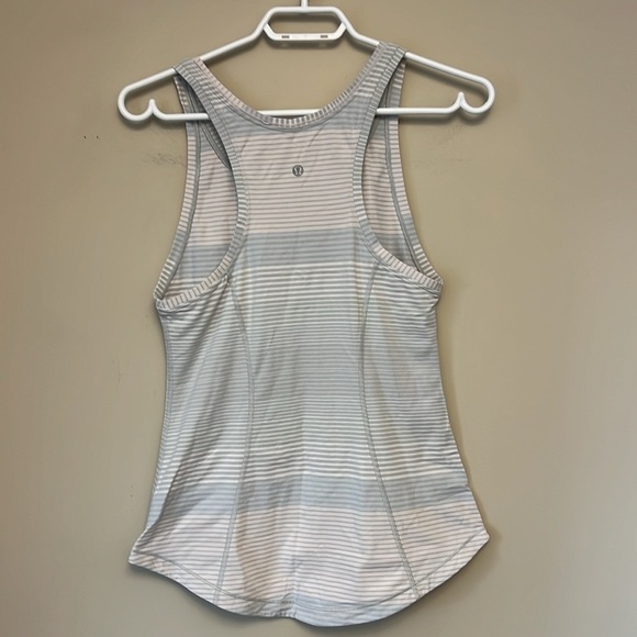 Lululemon Think Fast Tank in Om Stripe Heathered Silver Spoon Multi - Picture 4 of 9